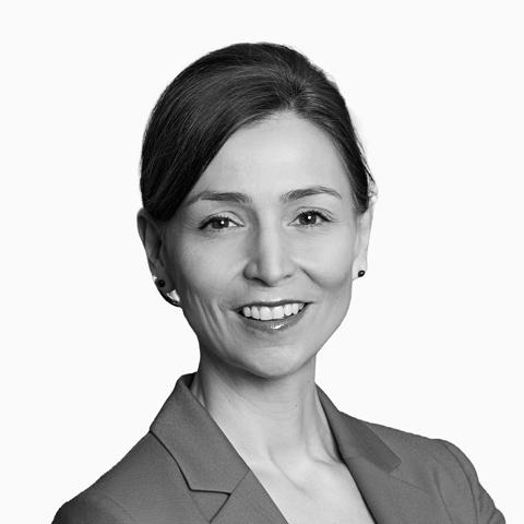 Ines Schmidt, Spezialistin für Baufinanzierung und Ratenkredit, Dresden Ines Schmidt, Spezialistin für Baufinanzierung und Ratenkredit, Dresden
