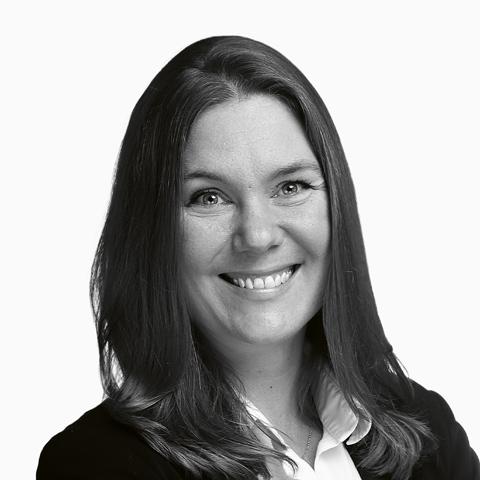 Sira Knop, Spezialistin für Baufinanzierung und Ratenkredit, Düsseldorf Sira Knop, Spezialistin für Baufinanzierung und Ratenkredit, Düsseldorf