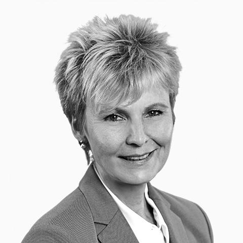 Silke Hallecker, Spezialistin für Baufinanzierung und Ratenkredit, Berlin Silke Hallecker, Spezialistin für Baufinanzierung und Ratenkredit, Berlin