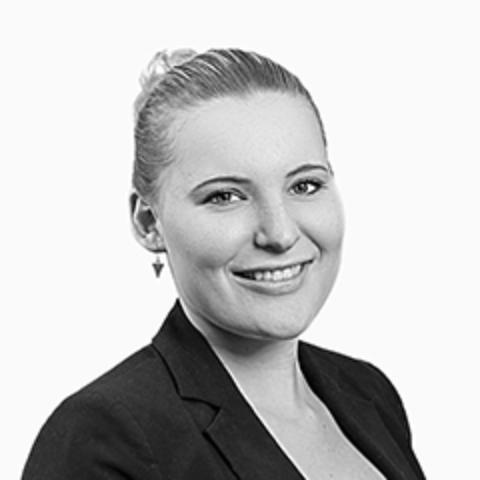 Christina-Marie Egerer, Spezialistin für Baufinanzierung und Ratenkredit, Regensburg Christina-Marie Egerer, Spezialistin für Baufinanzierung und Ratenkredit, Regensburg