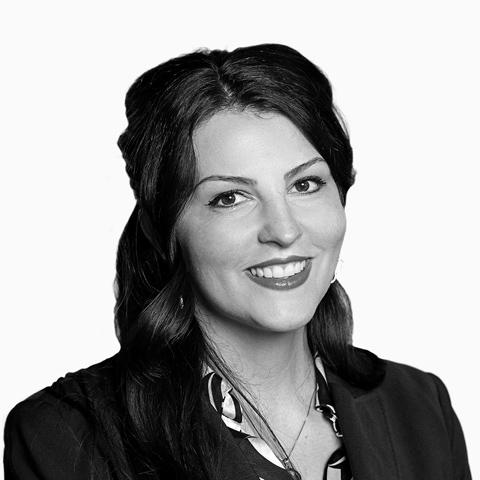 Milica Tanasic, Spezialistin für Baufinanzierung und Versicherung, Wiesbaden Milica Tanasic, Spezialistin für Baufinanzierung und Versicherung, Wiesbaden