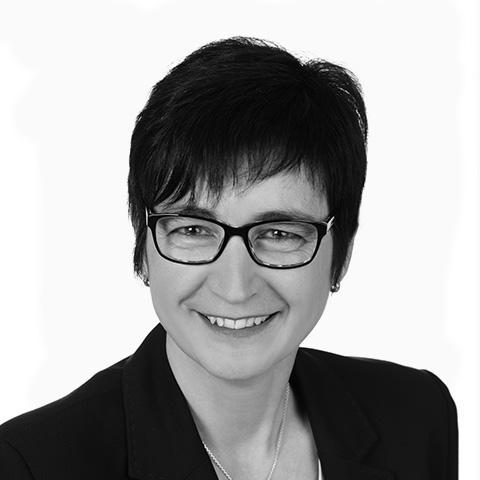Claudia Nimmrichter, Spezialistin für Baufinanzierung und Ratenkredit, Weißenborn Claudia Nimmrichter, Spezialistin für Baufinanzierung und Ratenkredit, Weißenborn