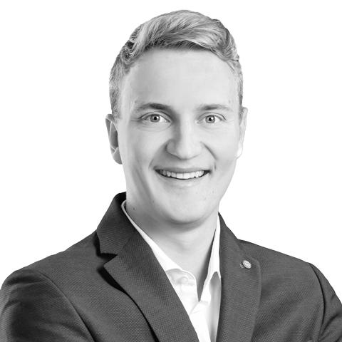 Leon Kulik, Spezialist für Baufinanzierung und Ratenkredit, Neumarkt Leon Kulik, Spezialist für Baufinanzierung und Ratenkredit, Neumarkt
