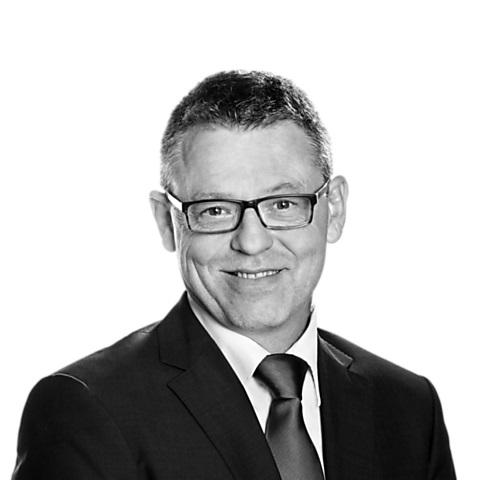 Alexander Pflaum, Spezialist für Baufinanzierung und Ratenkredit, Erlangen Alexander Pflaum, Spezialist für Baufinanzierung und Ratenkredit, Erlangen