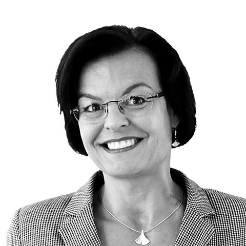Karin Fuhrmann, Spezialistin für Baufinanzierung und Ratenkredit, Augsburg Karin Fuhrmann, Spezialistin für Baufinanzierung und Ratenkredit, Augsburg