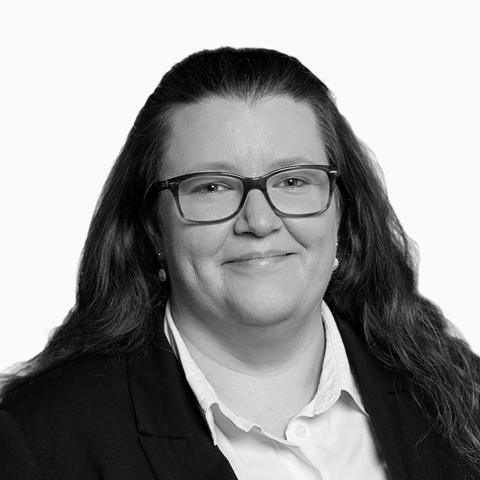 Susanne Höllen, Spezialistin für Baufinanzierung und Ratenkredit, Frankfurt am Main Susanne Höllen, Spezialistin für Baufinanzierung und Ratenkredit, Frankfurt am Main